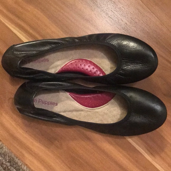 hush puppies black flats